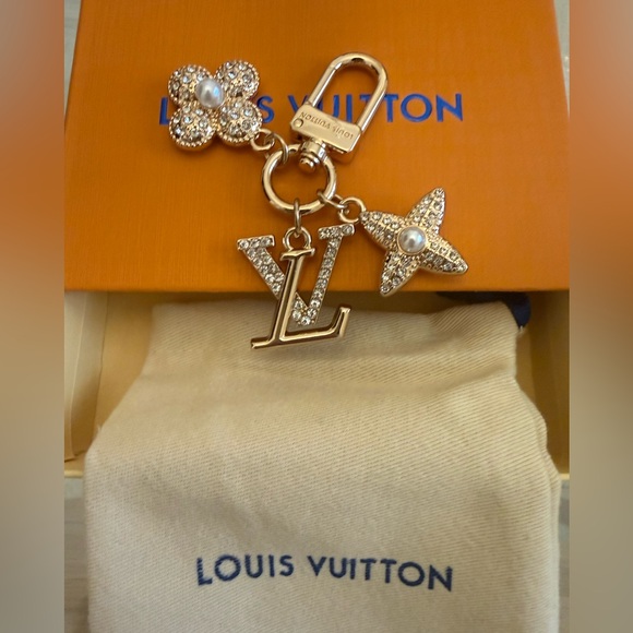 Louis Vuitton Gold Floral Key Charm - Picture 3 of 3